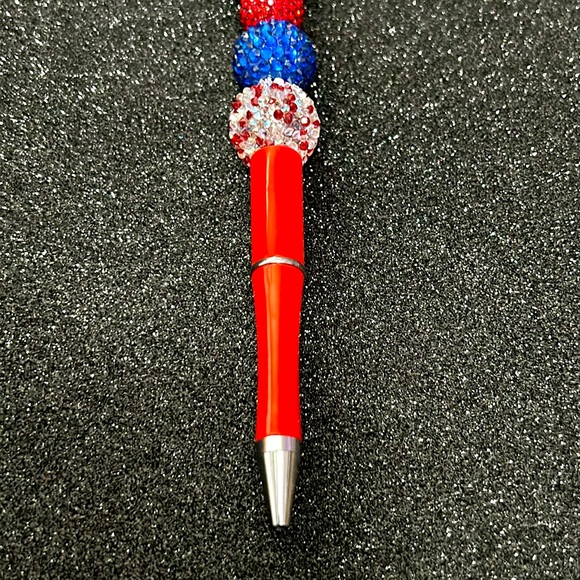 Handmade beaded pen with Princess Doorable Topper - Picture 3 of 3